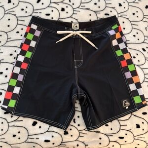 Quiksilver Original Arch 18” Black Board Shorts with Multicolor Checker Size 36